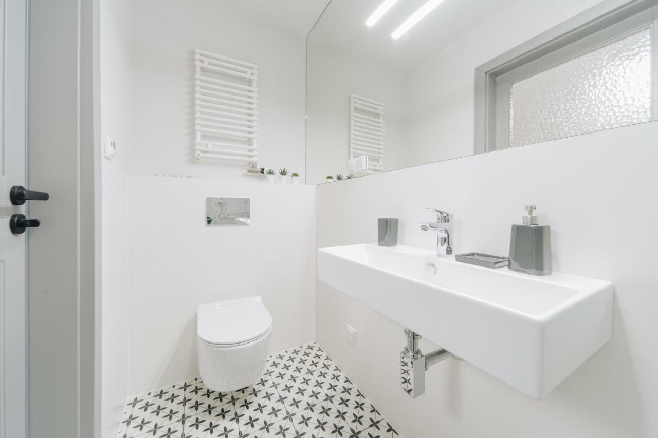 M5 Main Square Stylish One Bedroom Krakow Bagian luar foto